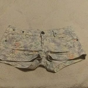 Vanilla star shorts size 1